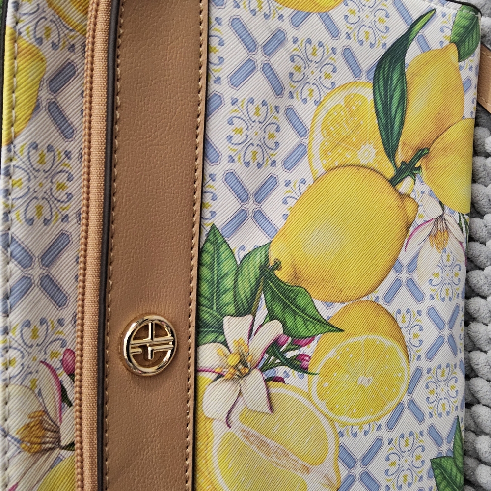 NWOT Giani Bernini Lemon Print Crossbody Bag - Picture 11 of 16